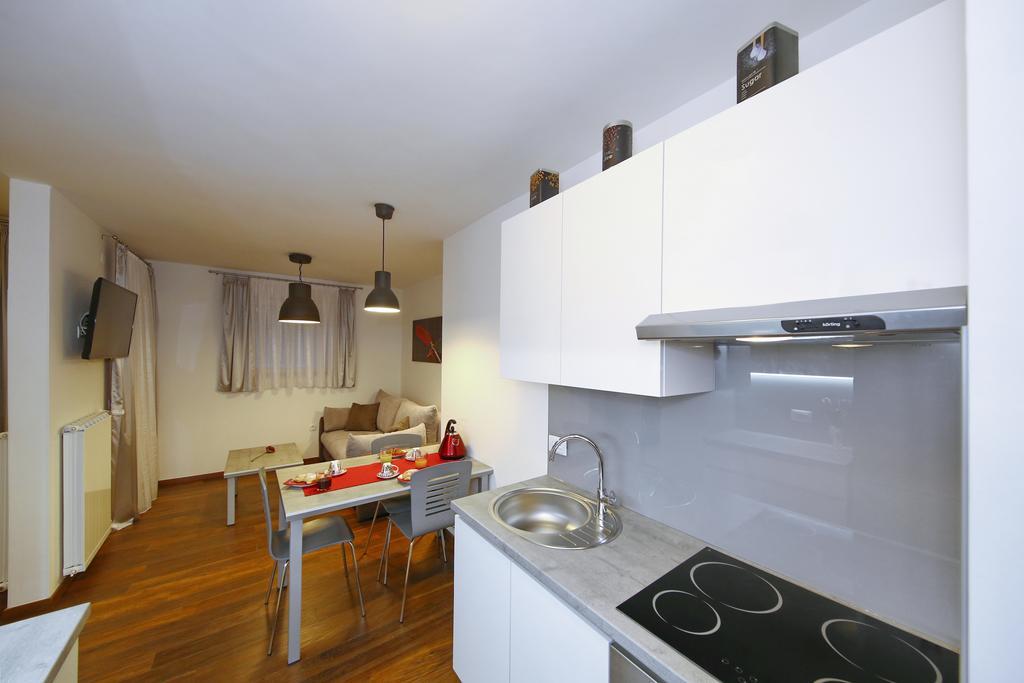 Lipotica Luxury Accommodation Zara Esterno foto